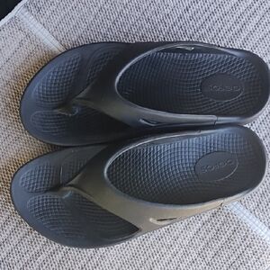 Oofas Dark Flip Flops